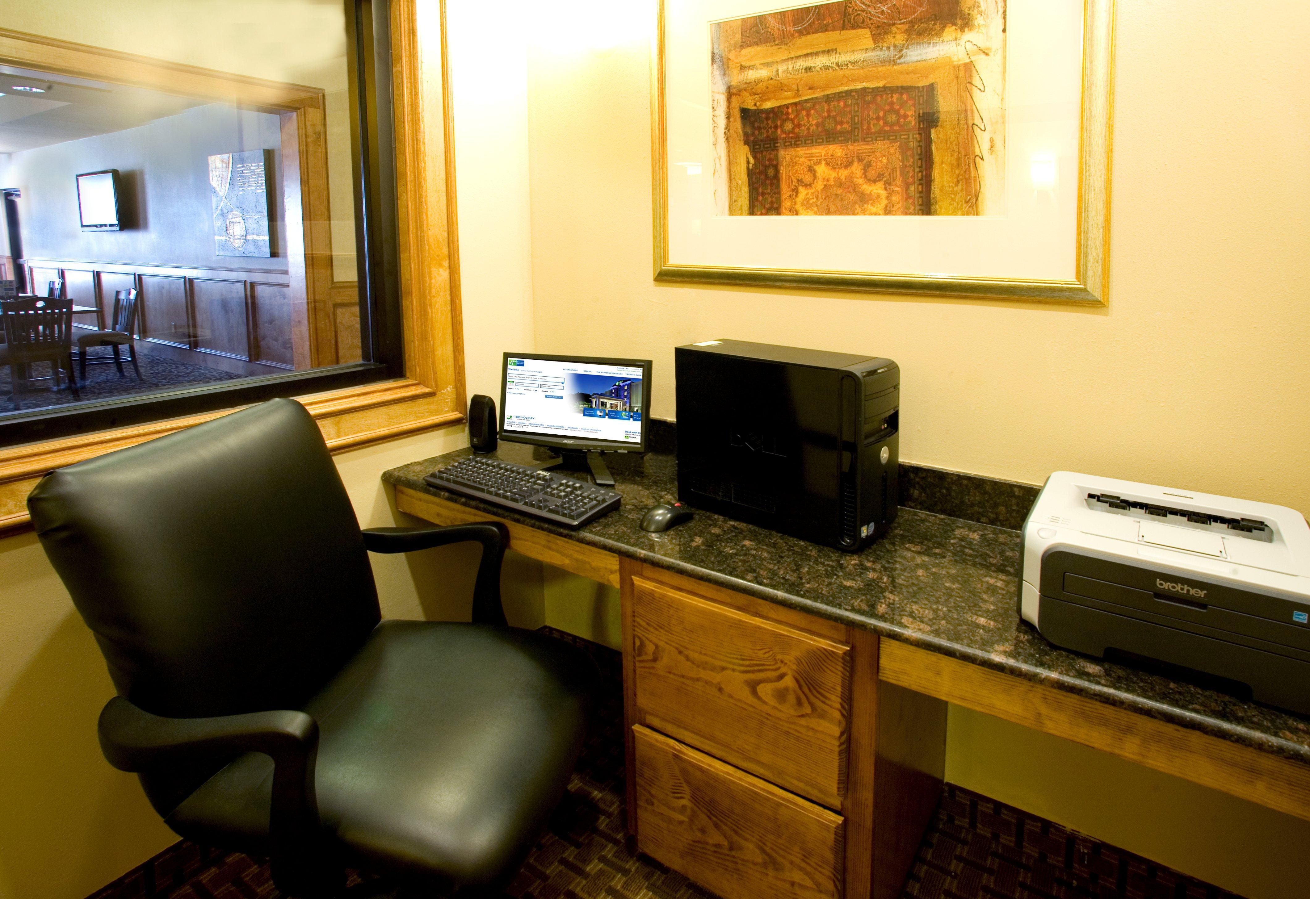 Holiday Inn Express Hotel And Suites Kingsville By Ihg Facilities photo
