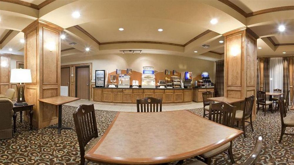 Holiday Inn Express Hotel And Suites Kingsville By Ihg Exterior photo